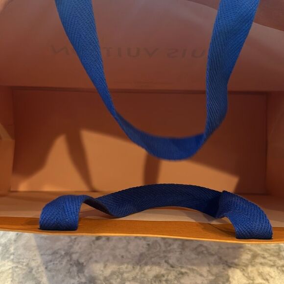 🛍️ Louis Vuitton Shopping Bag - 15.75” x 13.25” x 6.25” - Stylish & Functional - Picture 4 of 4